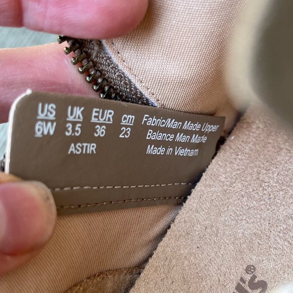 Dr. Scholl’s Astir Ankle Booties NWOT In Tan Sz 6 Wide - Picture 3 of 13